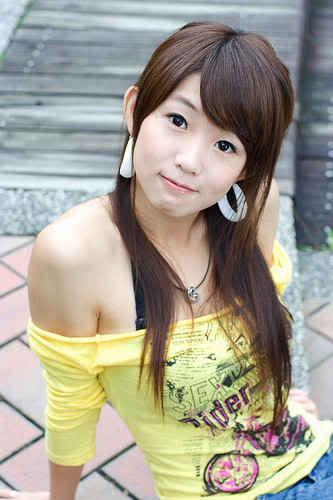Yaoyao yellow shirt